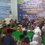 Menunggu waktu berbuka bersama anak-anak binaan YTMS